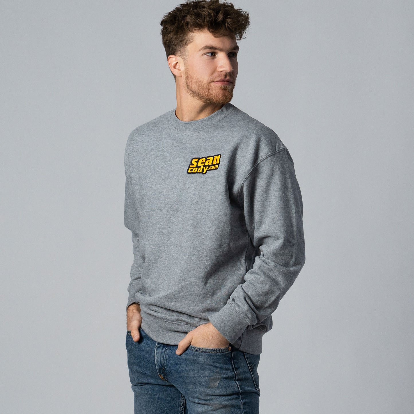 EMBROIDERED CREW NECK